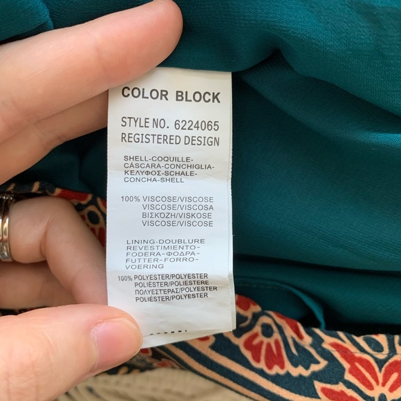 Color Block Paris Tribal Vneck Shift Dress - Picture 8 of 9